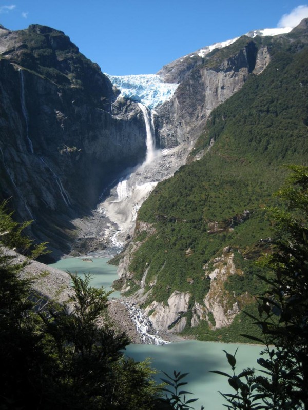 Cascada de Ventisquero Colgante (Hanging Glacier Falls), Chile Waterfall